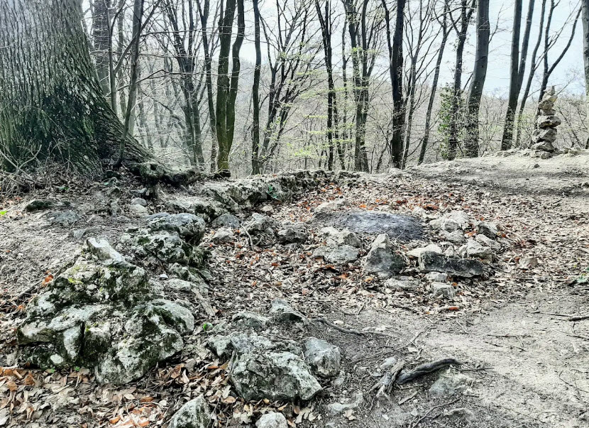 Csikling Várrom, Hungary